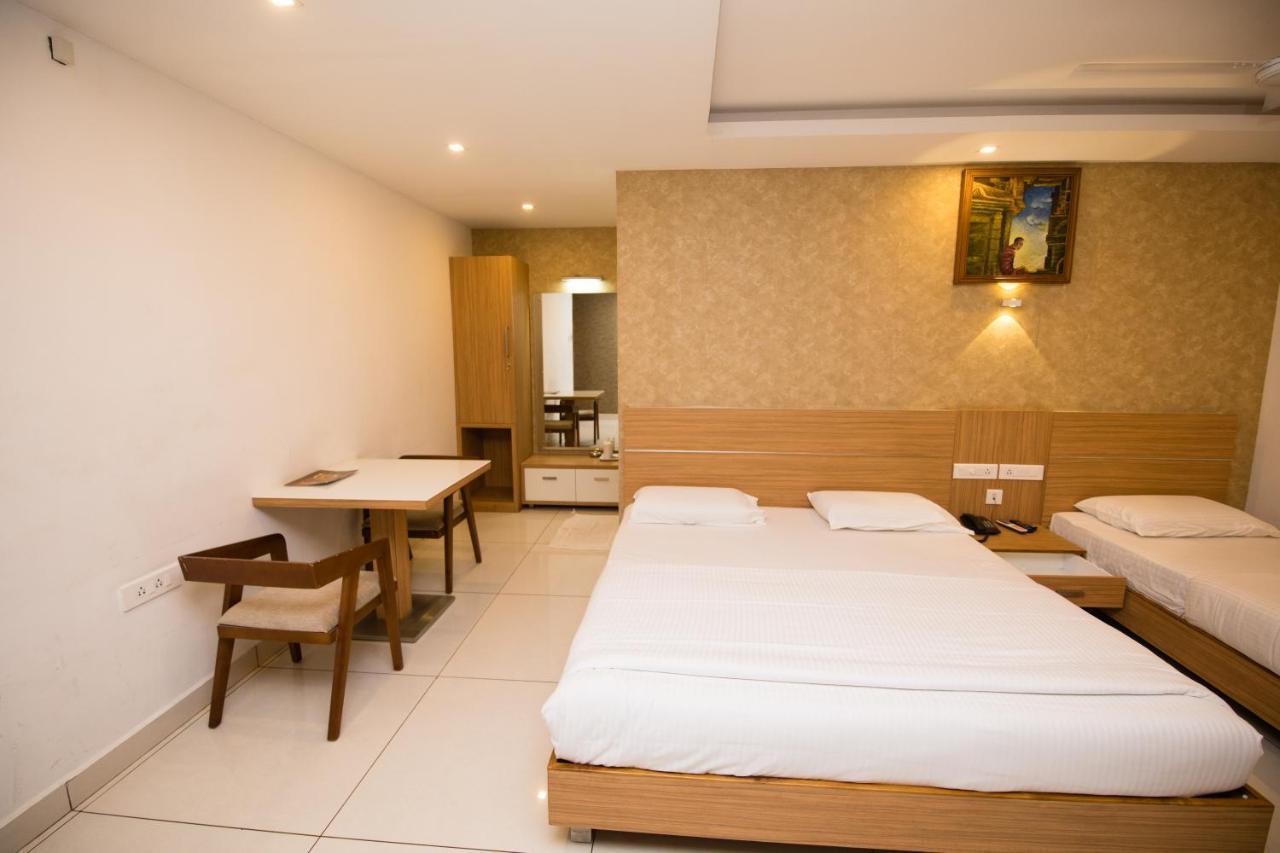 Hotel Kapilavasthu Palakkad Exterior photo
