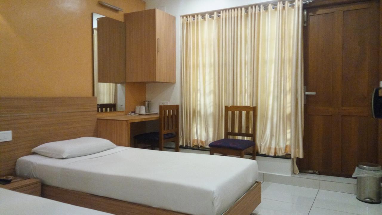 Hotel Kapilavasthu Palakkad Exterior photo